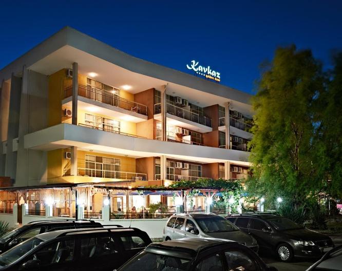 Hotel Kavkaz Golden Dune - Außenansicht