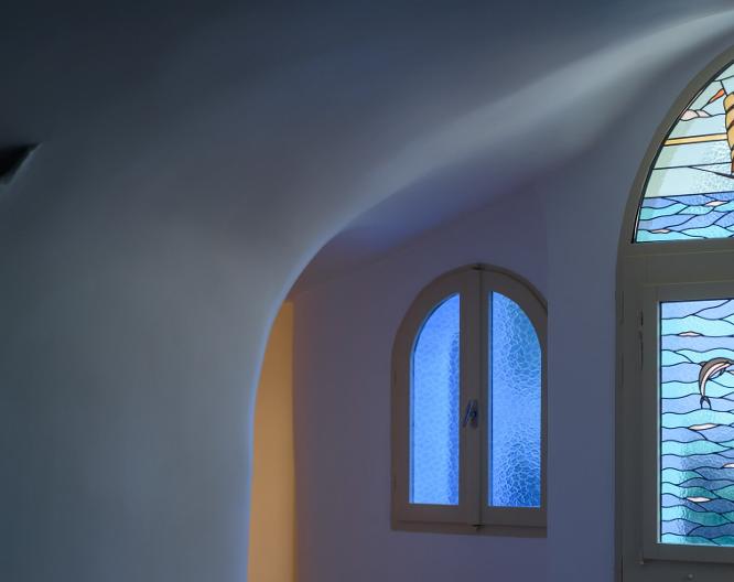 Santorini Suite Home - Außenansicht