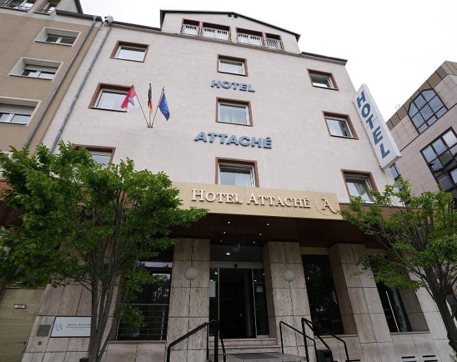 Attache an der Messe - Außenansicht