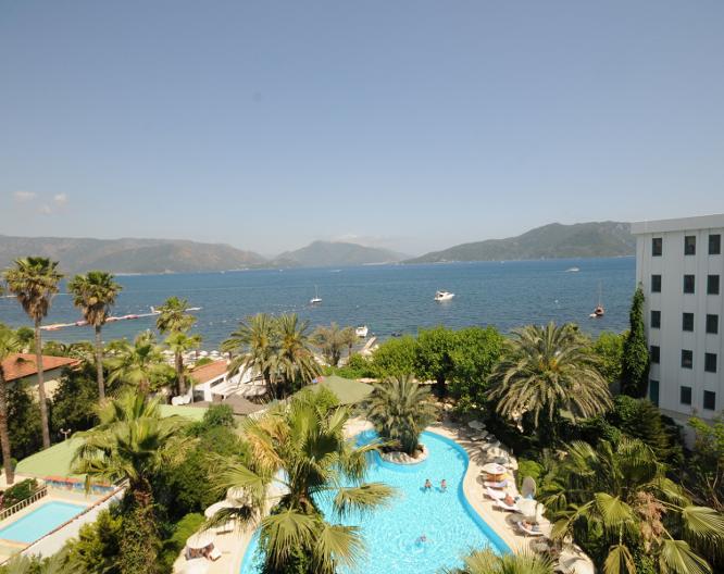 Tropical Beach Hotel - Außenansicht