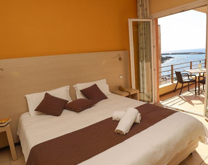 Janus Hotel - Außenansicht