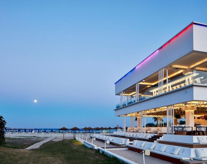 So White Club Resort - Außenansicht