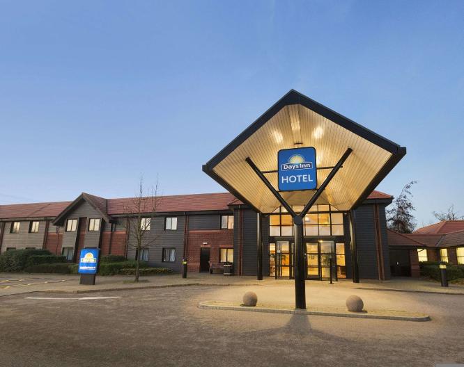Days Inn Stevenage North - Außenansicht