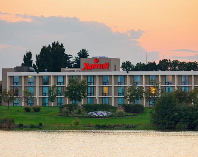 Washington Dulles Airport Marriott - Außenansicht