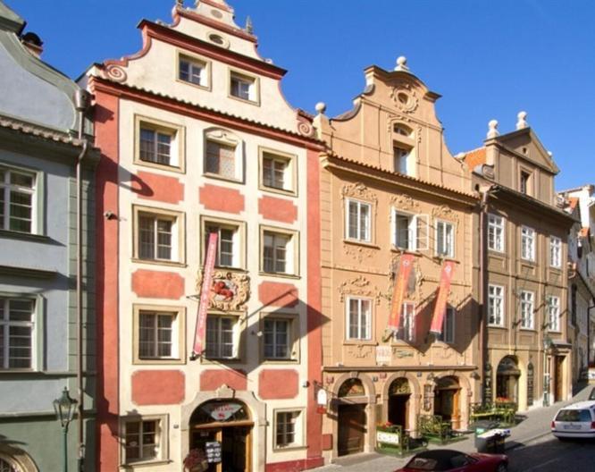 Hotel Red Lion - Außenansicht