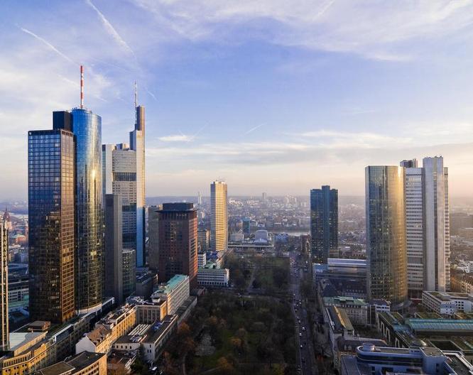 Holiday Inn Express Frankfurt Airport - Außenansicht