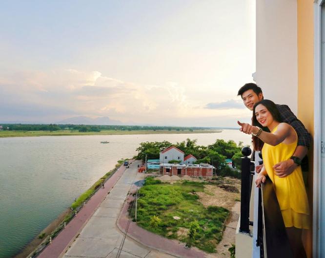 Royal Riverside Hoi An Hotel - Außenansicht