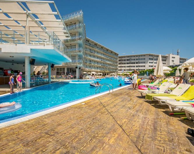 Aqua Nevis ClubHotel - Pool