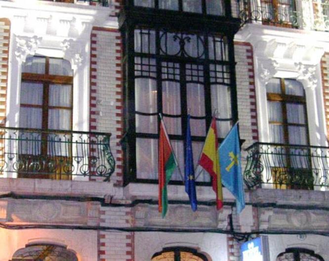Hotel Puerto de Llanes - Außenansicht