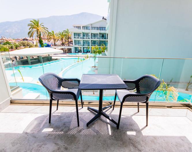 Flora Palm Resort - Außenansicht