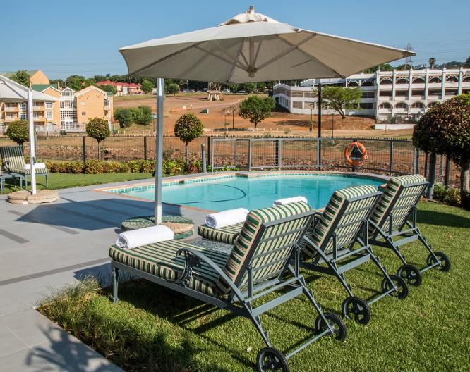 Courtyard Hotel Eastgate - Pool
