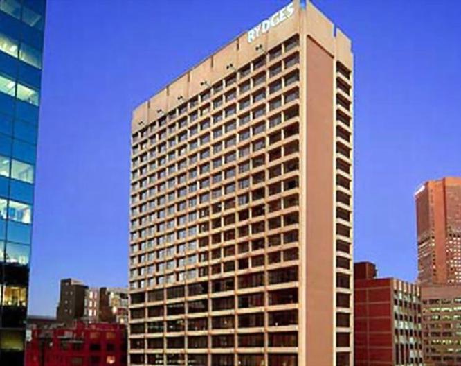 Rydges Melbourne - Außenansicht