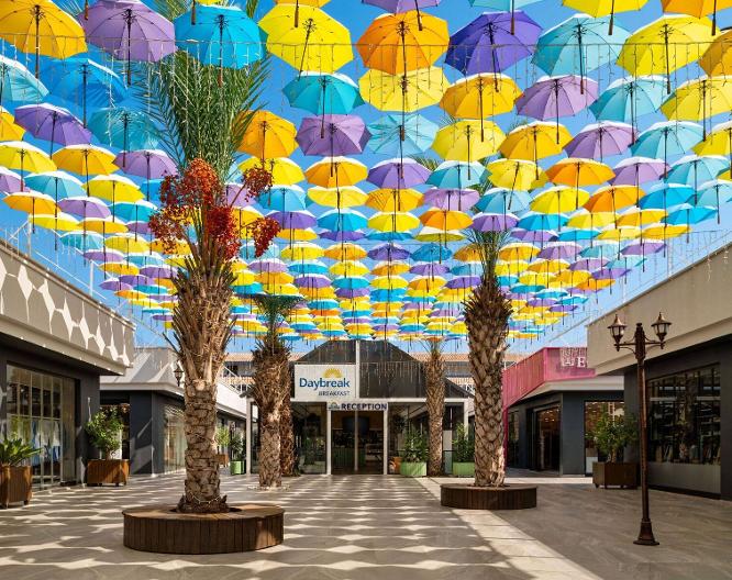 Days Inn by Wyndham Alanya - Außenansicht