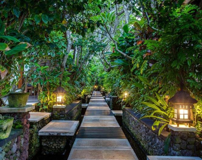 Alam Candi Dive Resort - Außenansicht