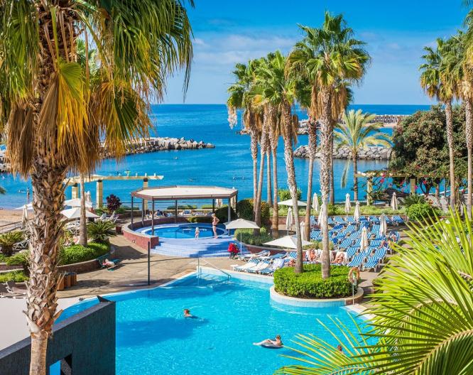 Calheta Beach - Außenansicht