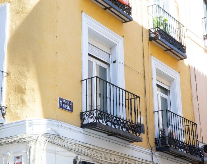 Hostal Tokio - Außenansicht