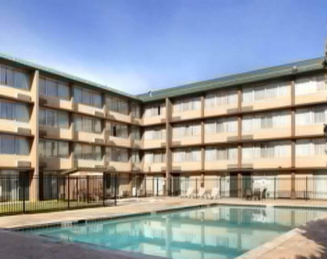 Radisson Hotel Denver Central - Außenansicht