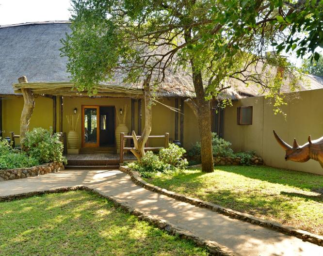 Black Rhino Game Lodge - Außenansicht
