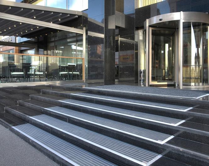 Fesa Business Hotel - Außenansicht