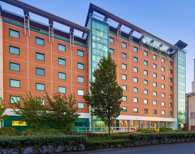 DoubleTree by Hilton Hotel Woking - Außenansicht