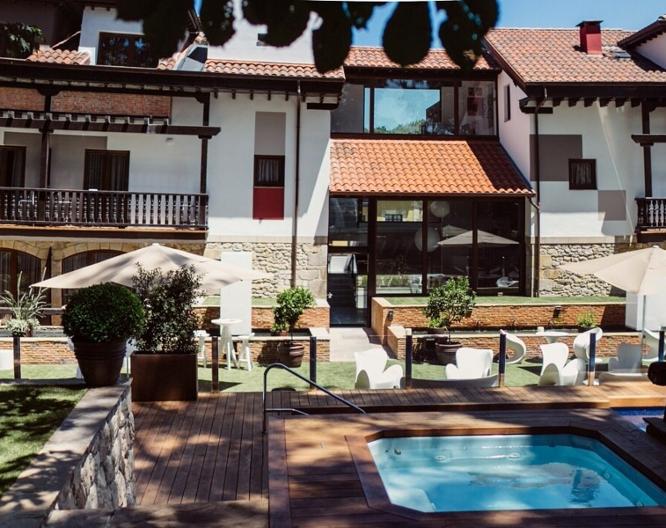 Hotel Cuevas - Außenansicht