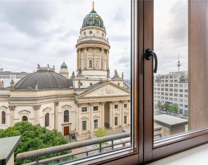 Hilton Berlin - Außenansicht