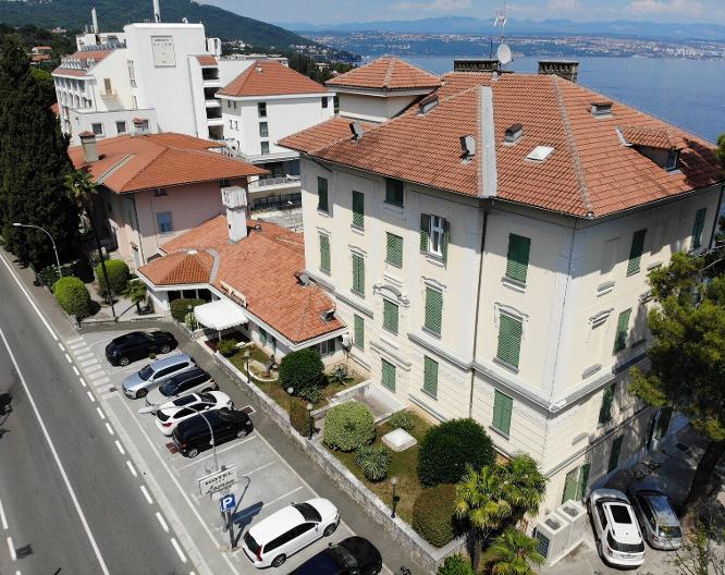 Hotel Lovran - Außenansicht