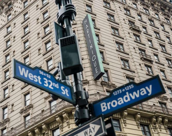 Martinique New York on Broadway, Curio Collection by Hilton - Außenansicht