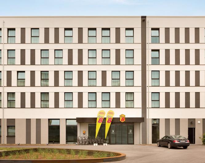 Super 8 Freiburg - Außenansicht