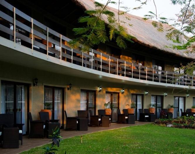 A'Zambezi River Lodge - Außenansicht