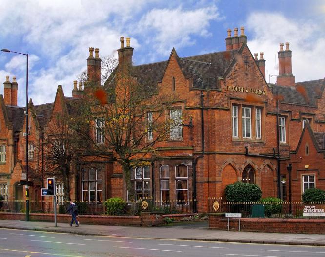 Best Western Plough & Harrow Hotel - Außenansicht