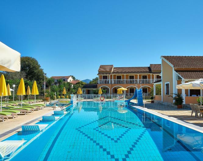 Yiannis Village - Pool