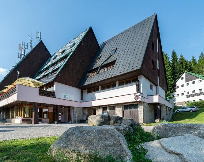 Parkhotel Harrachov - Außenansicht