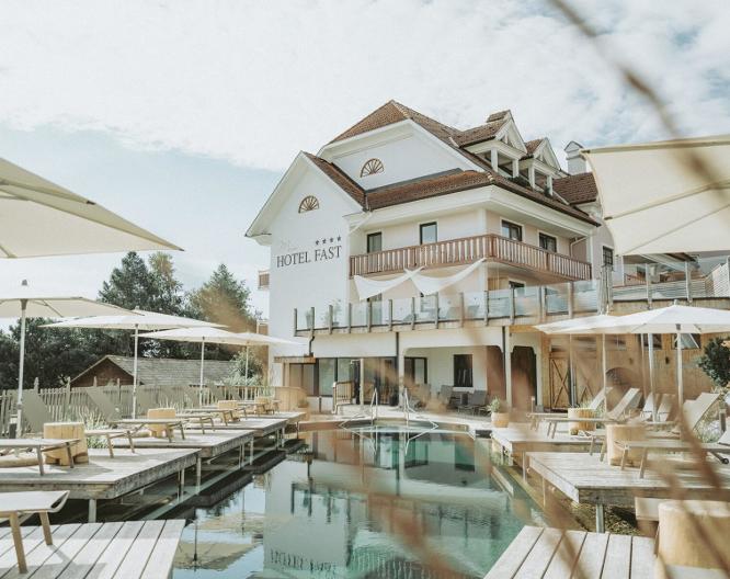Mein Hotel Fast - Außenansicht