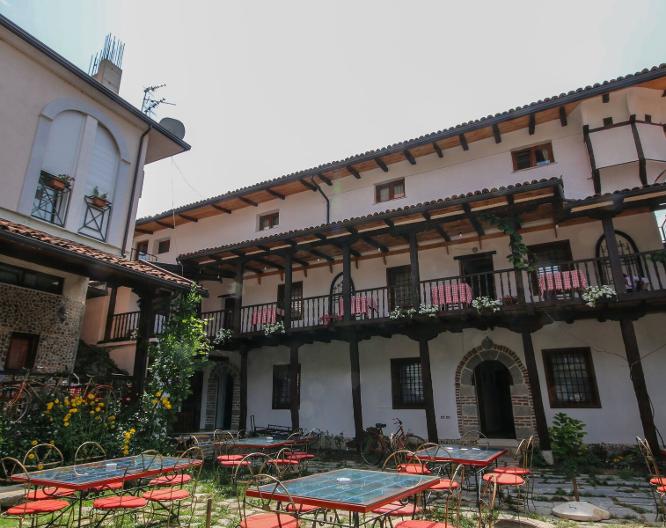 Hotel Tradita Geg & Tosk - Außenansicht