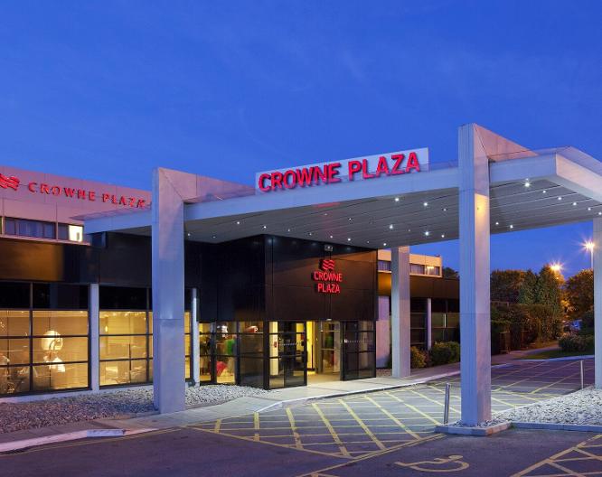 Crowne Plaza Manchester Airport - Außenansicht