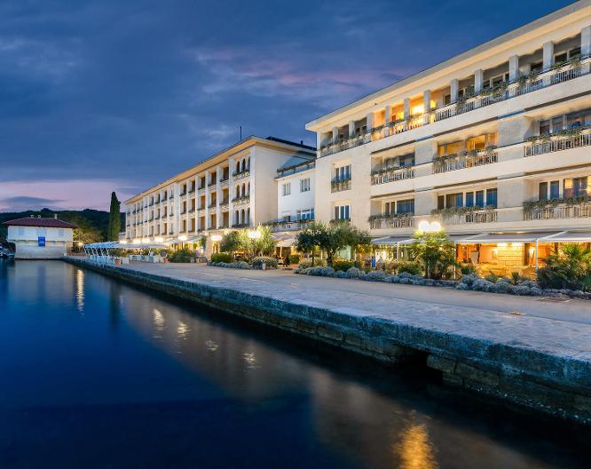 Hotel Istra - Außenansicht