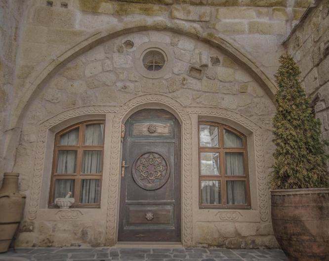 Elika Cave Suites - Außenansicht