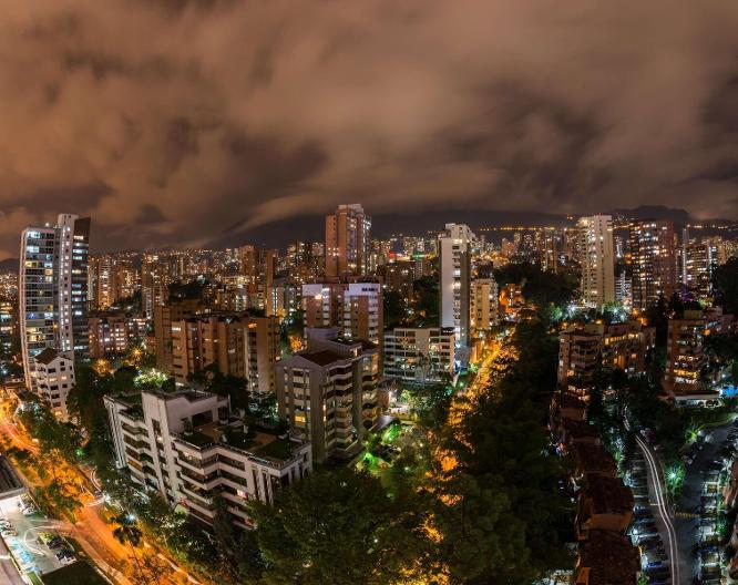 Hampton by Hilton Medellin - Außenansicht