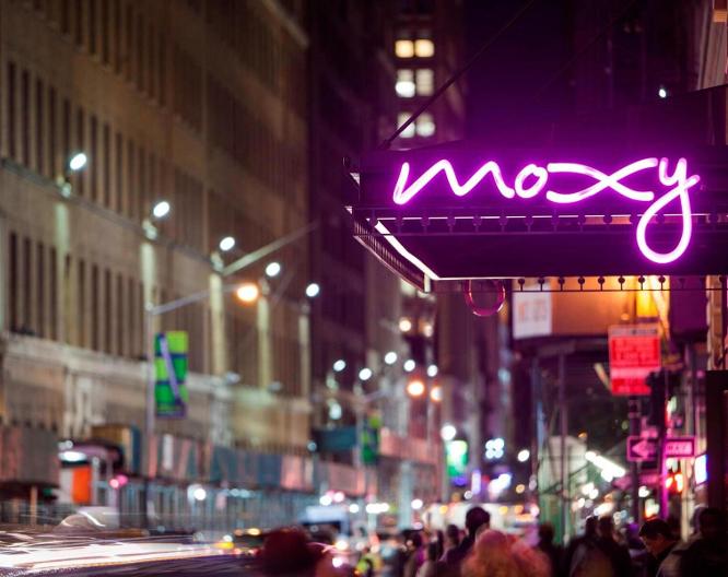 MOXY NYC Times Square - Außenansicht