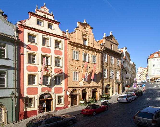 Hotel Red Lion - Vue extérieure