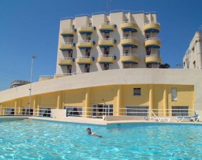 Ambassador - Vue extérieure