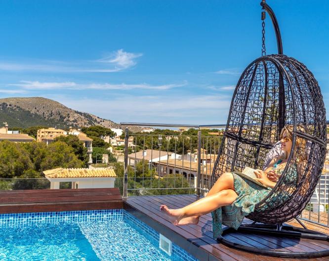 Hotel The Place - Pool