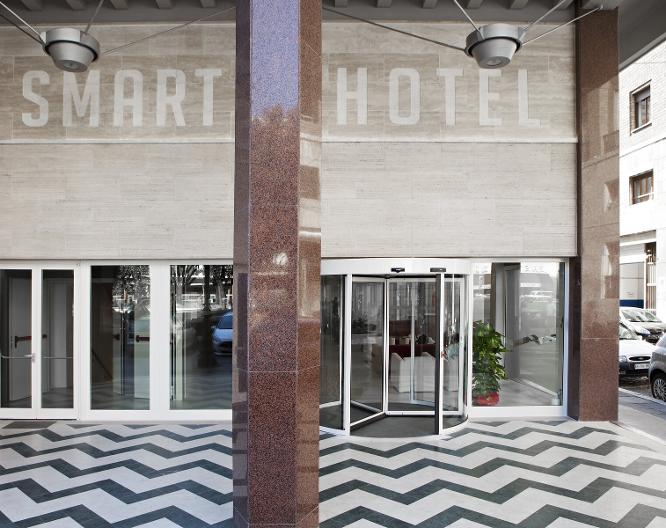 Moderno Hotel Roma - Außenansicht