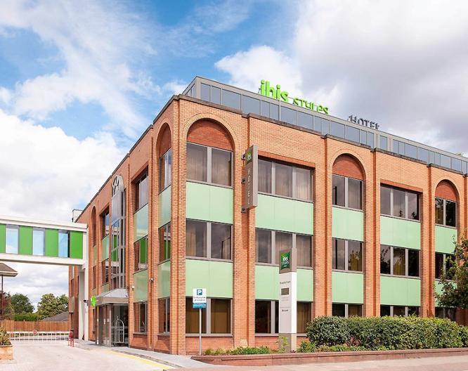 Ibis Styles London Heathrow Airport Hotel - Außenansicht