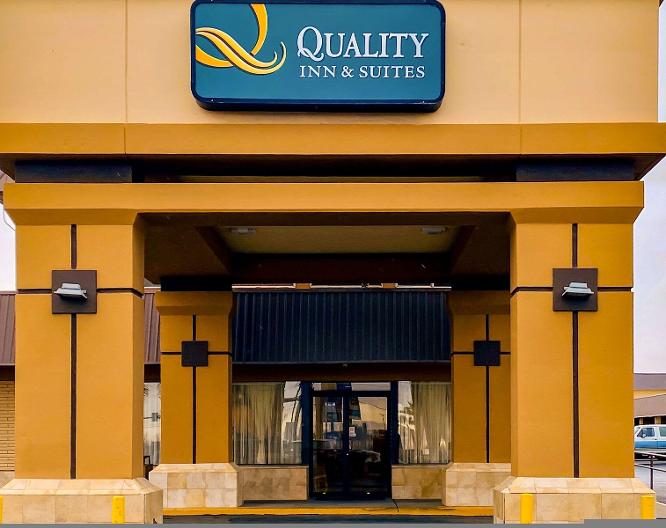 Quality Inn & Suites Airport - Vue extérieure