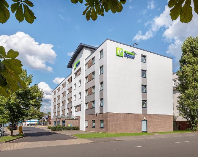 Holiday Inn Express Köln Muelheim - Außenansicht