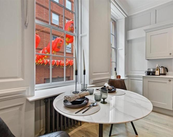 Gerrard Place by Q Apartments - Essen und Trinken