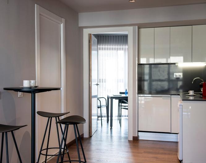 MH Apartments Urban - Essen und Trinken