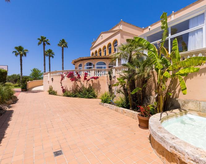 Hotel Arenas de Son Bou - Außenansicht